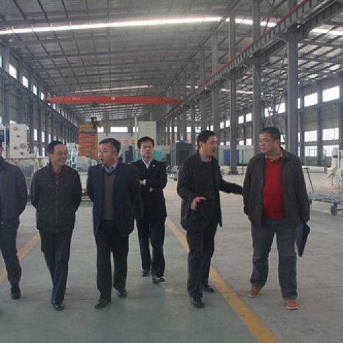 湖北農(nóng)機局領導調研天門農(nóng)機生產(chǎn)企業(yè)